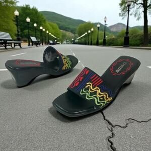 Chico's Women's Size 8M VTG 80s 90s Black Rainbow Embroidery Heeled Slides READ